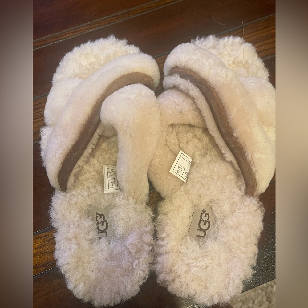 Women’s Ugg Slide Slippers - Worn once